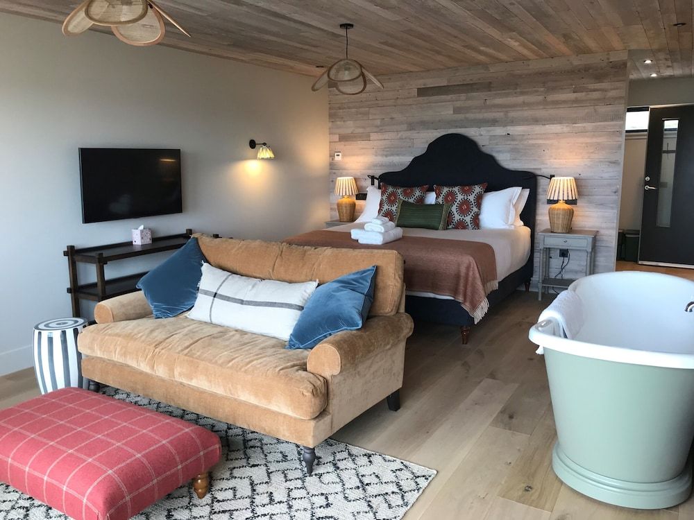 Luxury Studio, Ensuite, Beach View (Uig Sands Rooms)