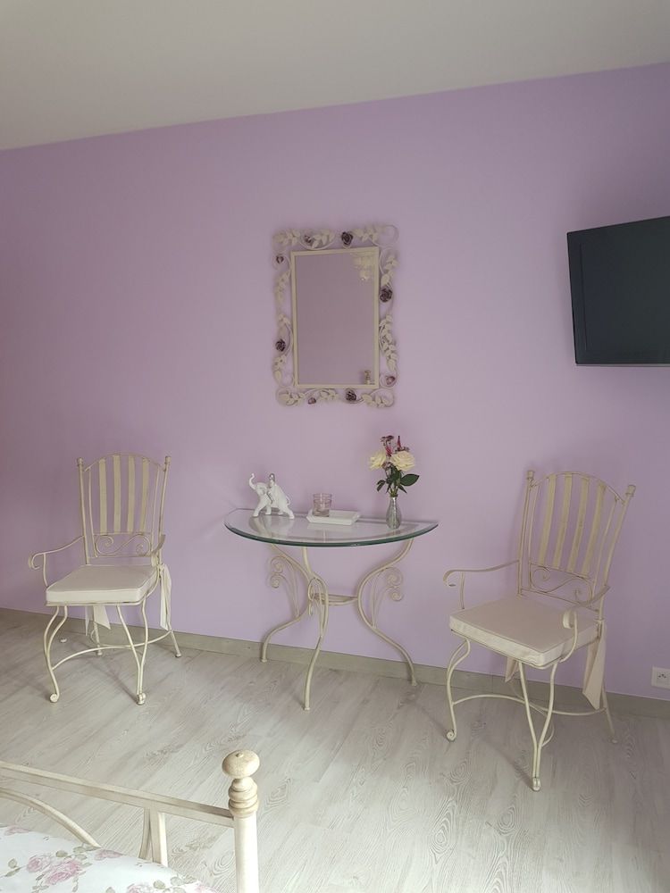 Double Room (Elise)