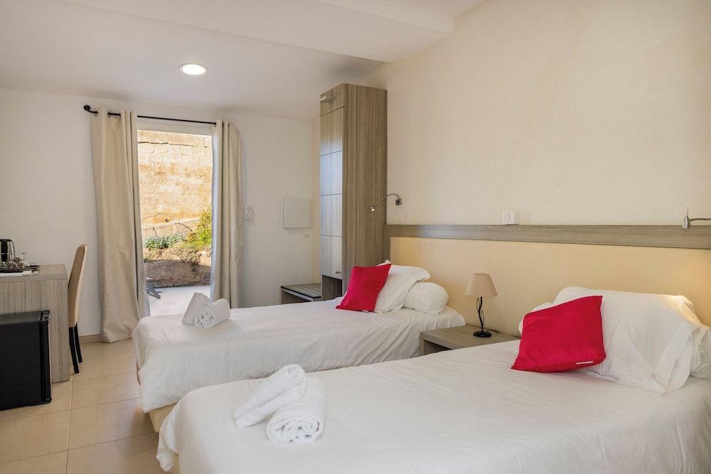 Basic Twin Room, Accessible