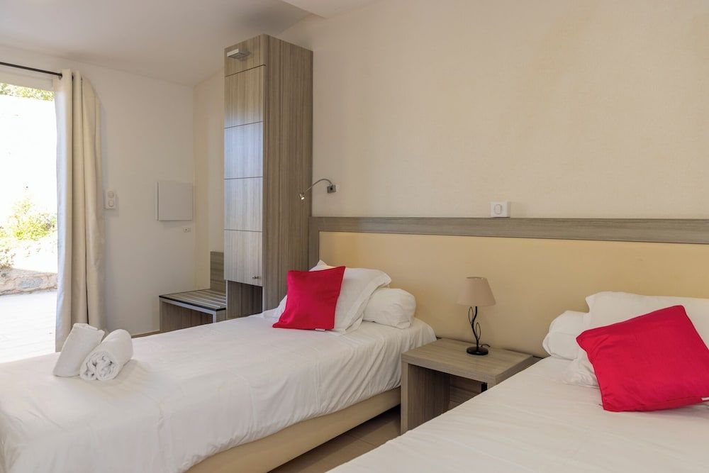 Basic Twin Room, Accessible