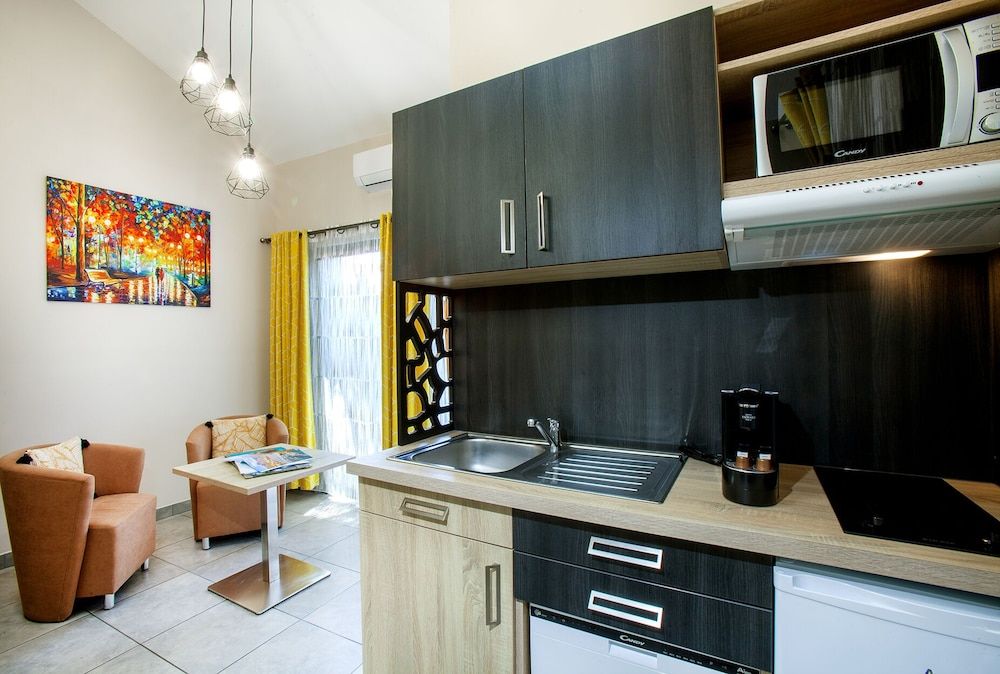 Les Flots Bleus Romantic Studio Suite 2