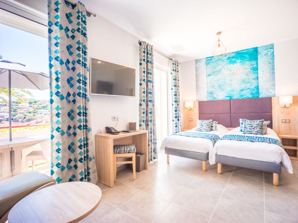 Les Flots Bleus Deluxe Studio, Sea View 3