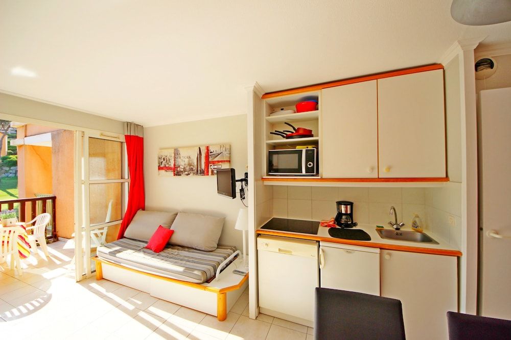 Basic Apartment (96la)