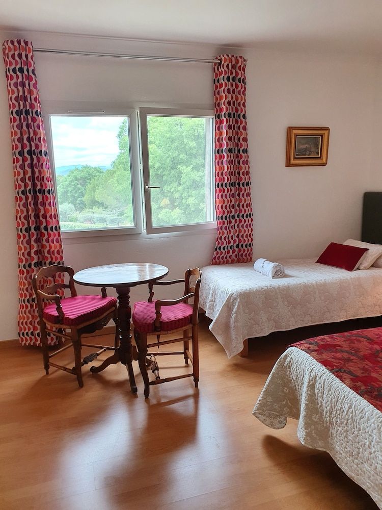 Triple Room (Rouge)