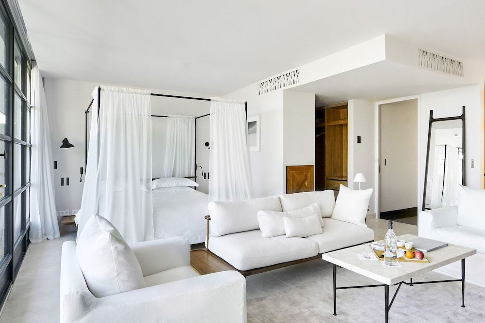 Suite (Pavillion Suite)