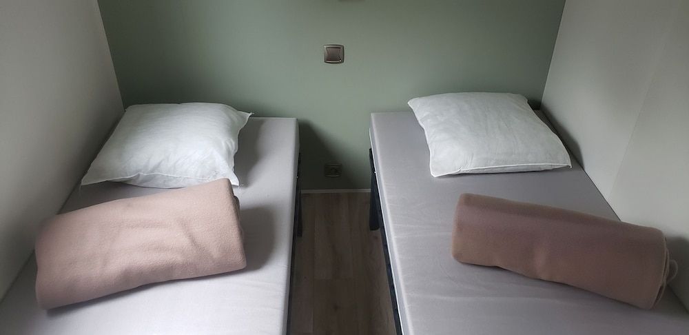 Comfort Mobile Home, Multiple Beds, Non Smoking