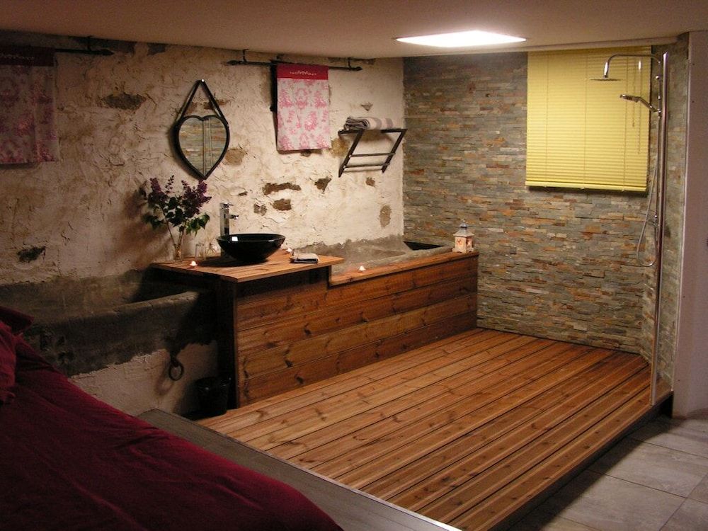 Domaine de Cyrcé Romantic Double Room (La chambre des Délices) 5