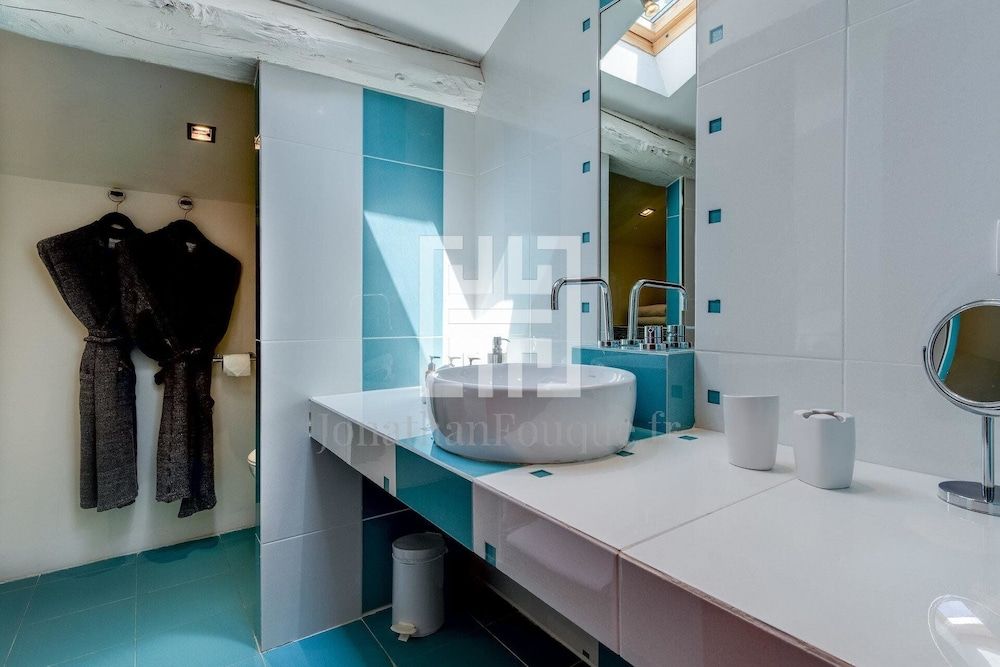 Double Room (Bleu)