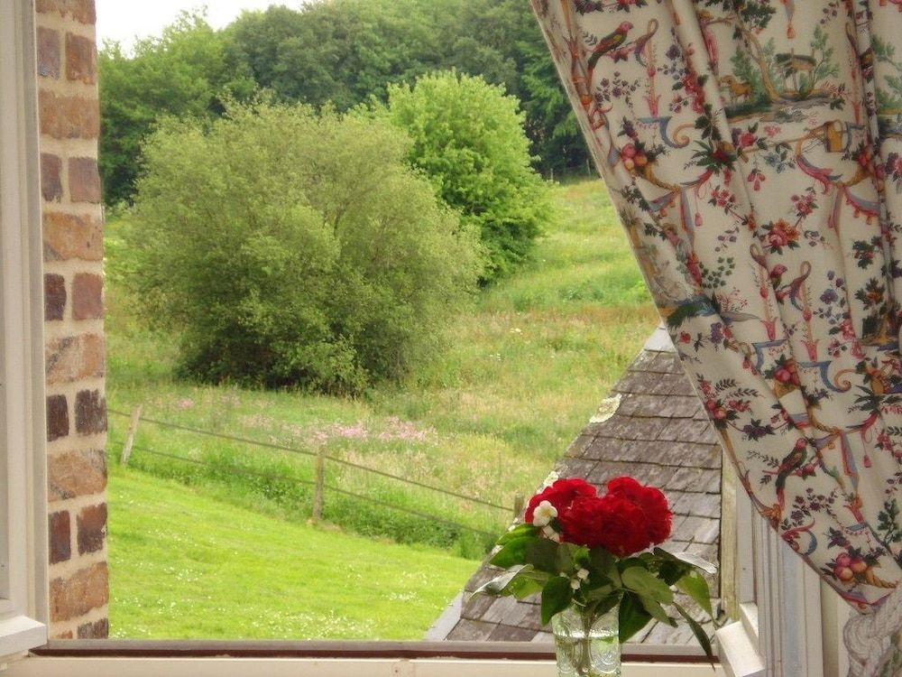 Classic Double Room (Toile de Jouy)
