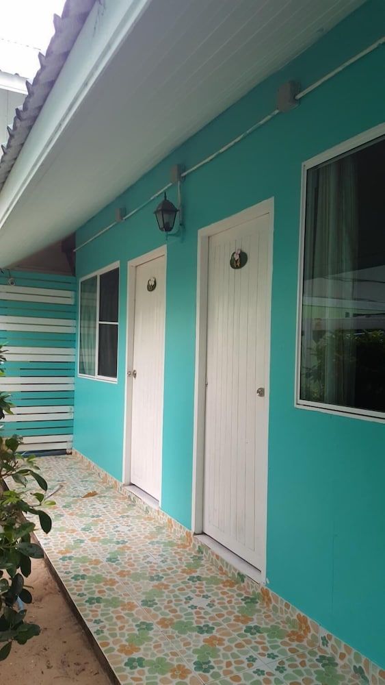 undefined Apache Beach House 2