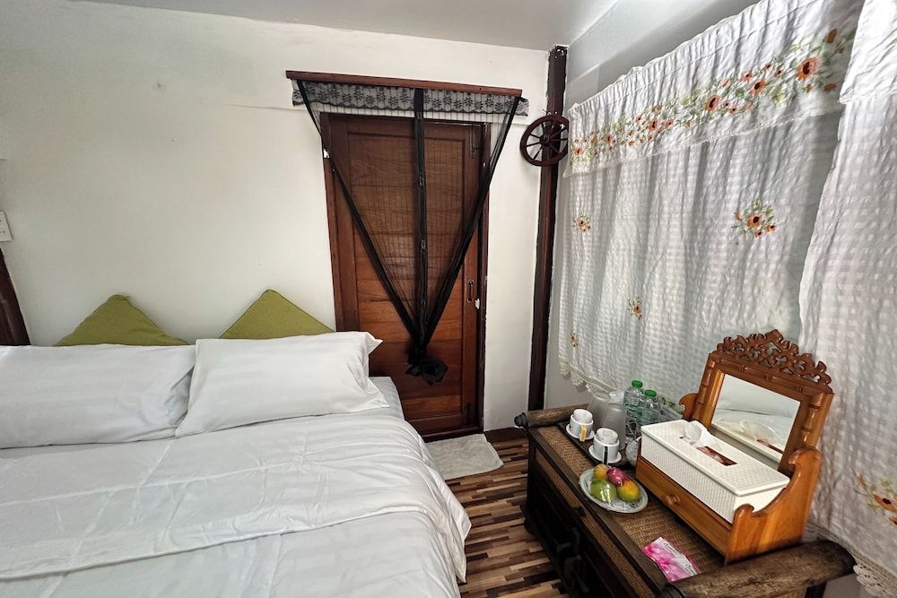 Baansuan Chomchun Standard Single Room with AC 4