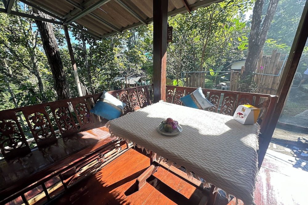 Baansuan Chomchun Standard Single Room with AC 9