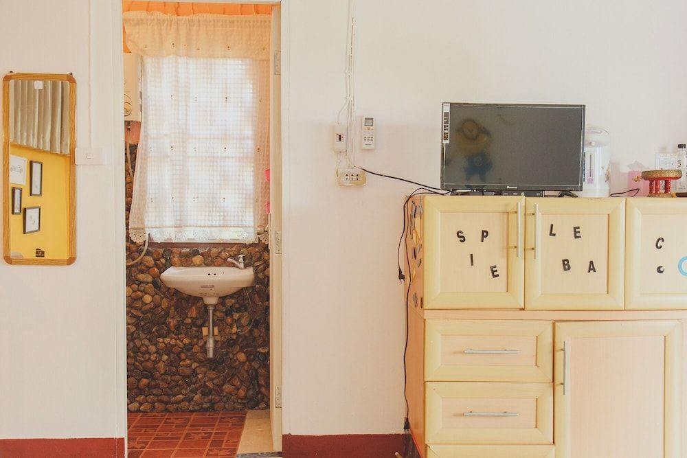 Baansuan Chomchun Shared Quadruple Room with AC 4