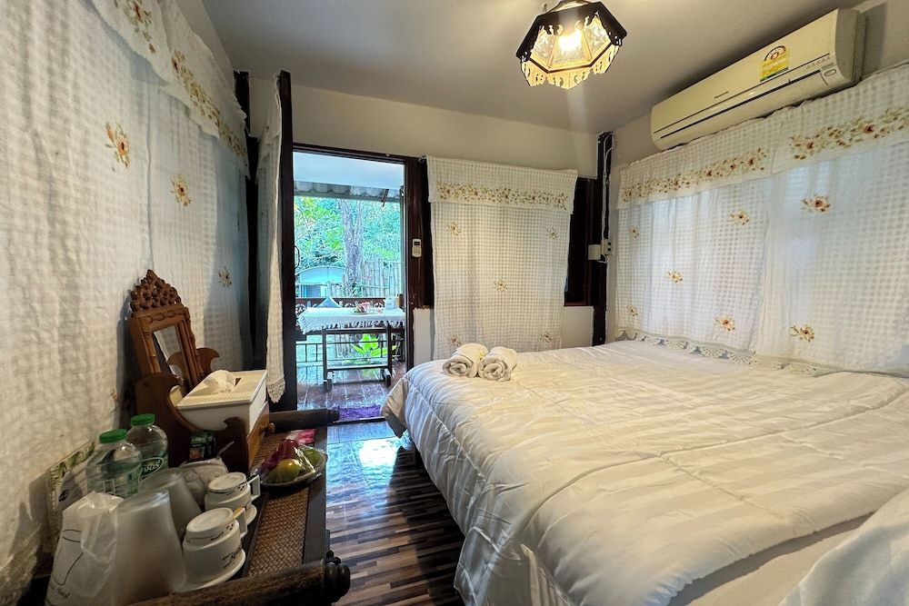 Baansuan Chomchun Standard Single Room with AC