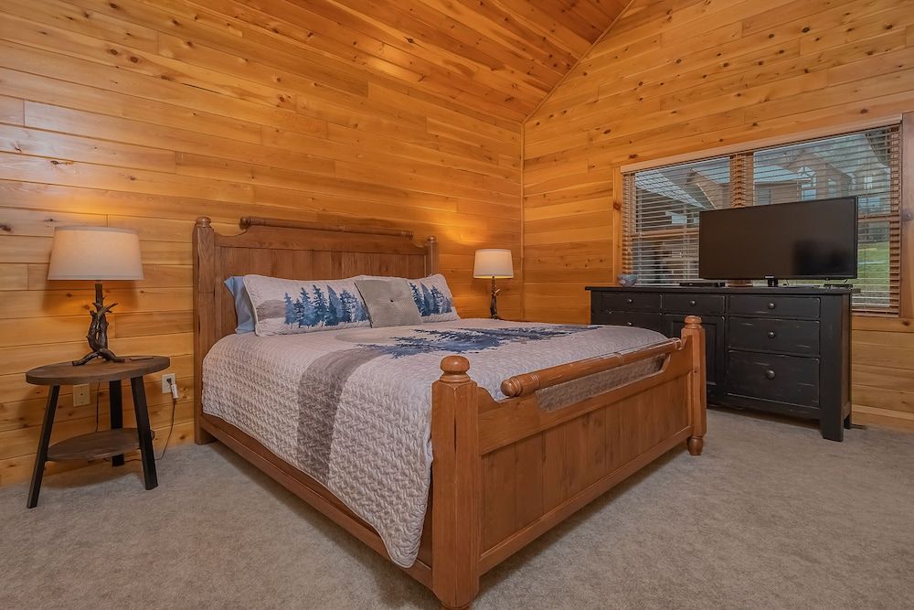House, Multiple Beds, Hot Tub