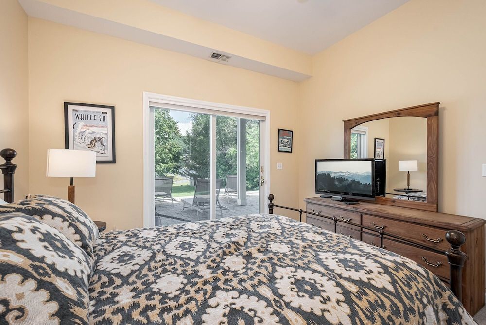 House, Multiple Beds, Fireplace, Beach View