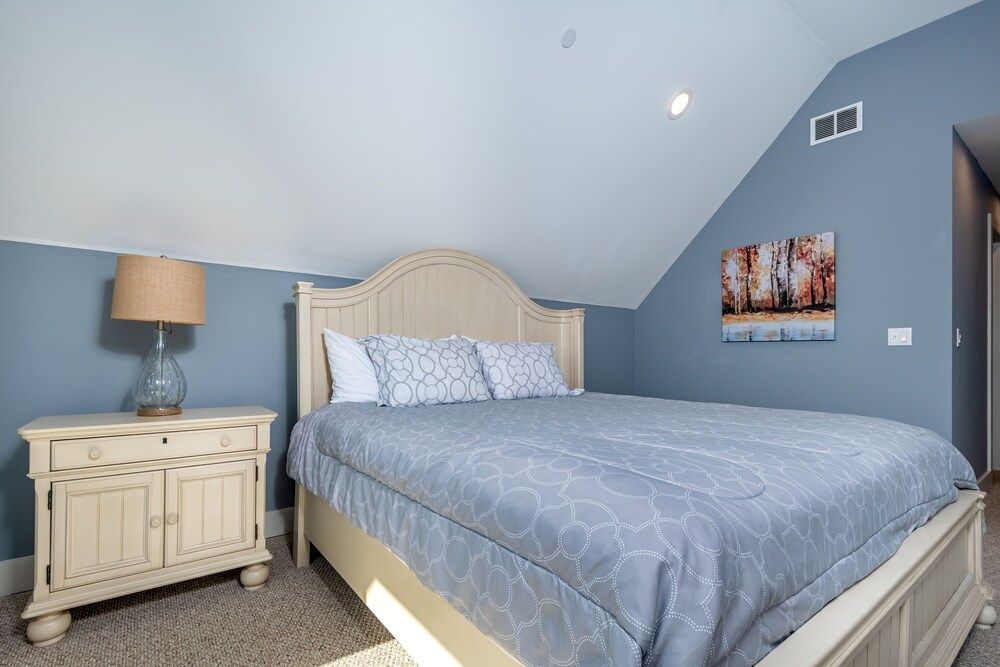 House, Multiple Beds, Hot Tub, River View