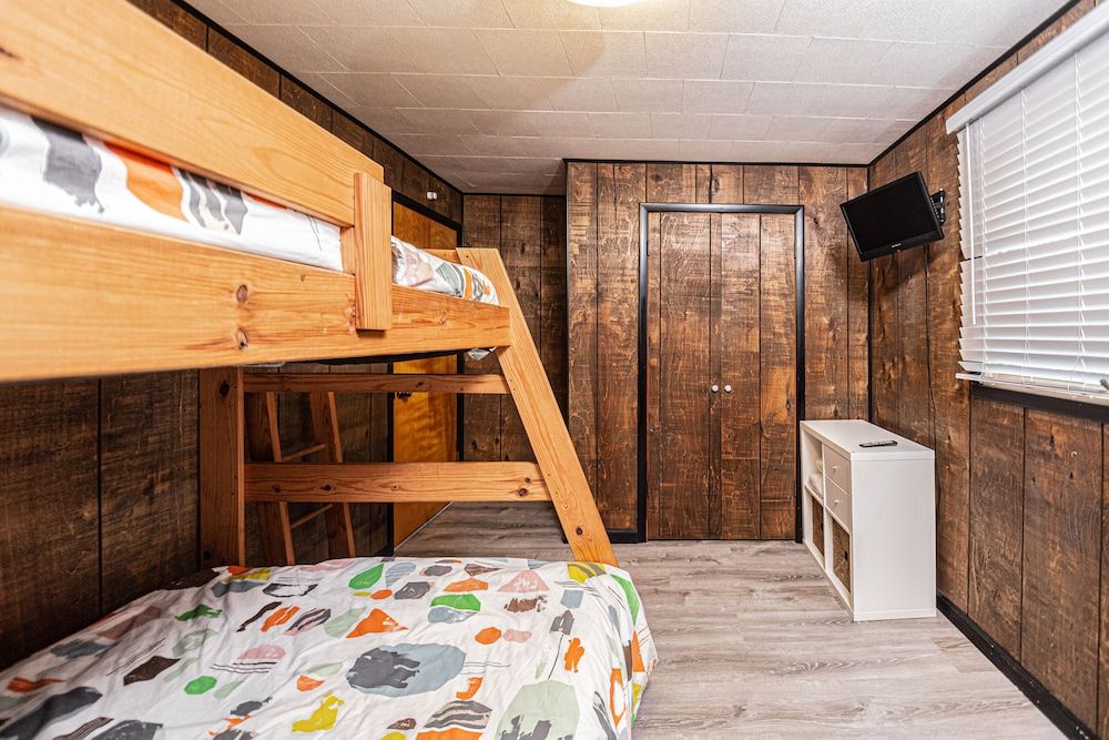 House, Multiple Beds, Fireplace