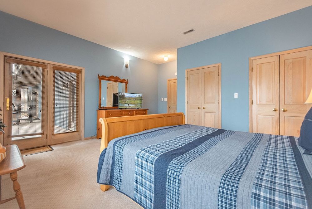 House, Multiple Beds, Fireplace