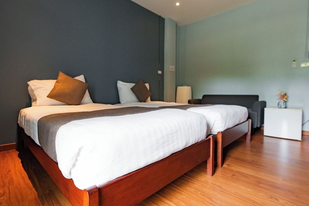 A Hotel Cozy Superior Twin Room 2