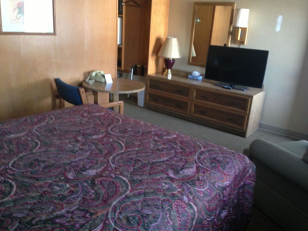 Standard Room, 1 Queen Bed