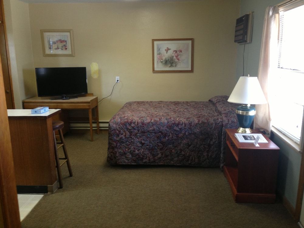 Standard Studio, Kitchenette