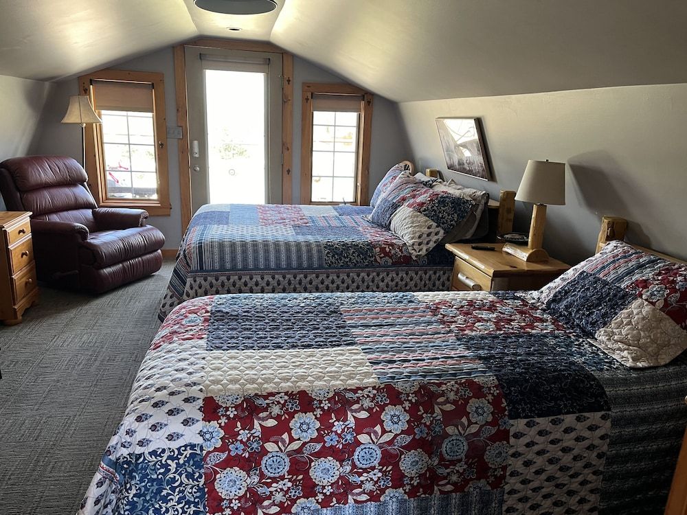 Studio, Multiple Beds