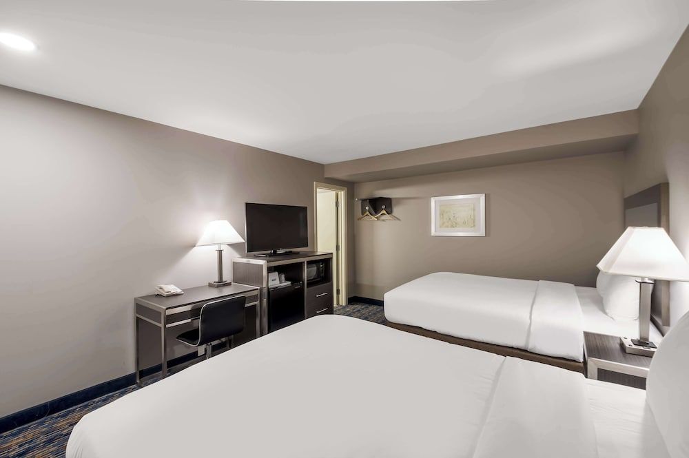 Room, 2 Queen Beds, Non Smoking
