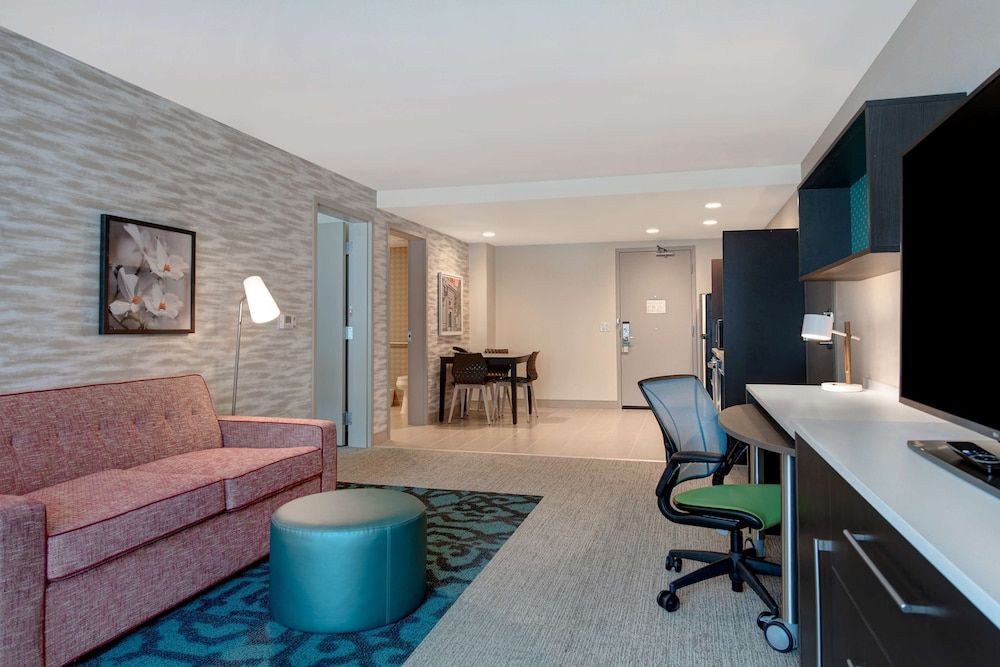 Home2 Suites By Hilton Fayetteville North Suite, 1 King Bed, Accessible (Roll-In Shower) 3