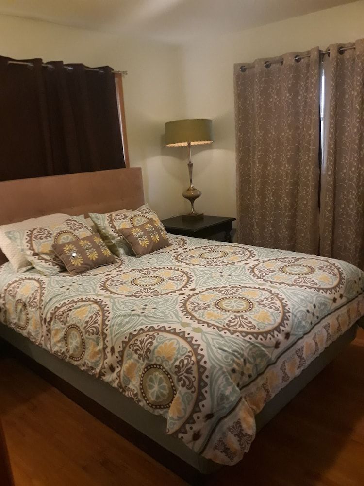 Classic Cottage, 4 Bedrooms, 2 Bathrooms, Hill View