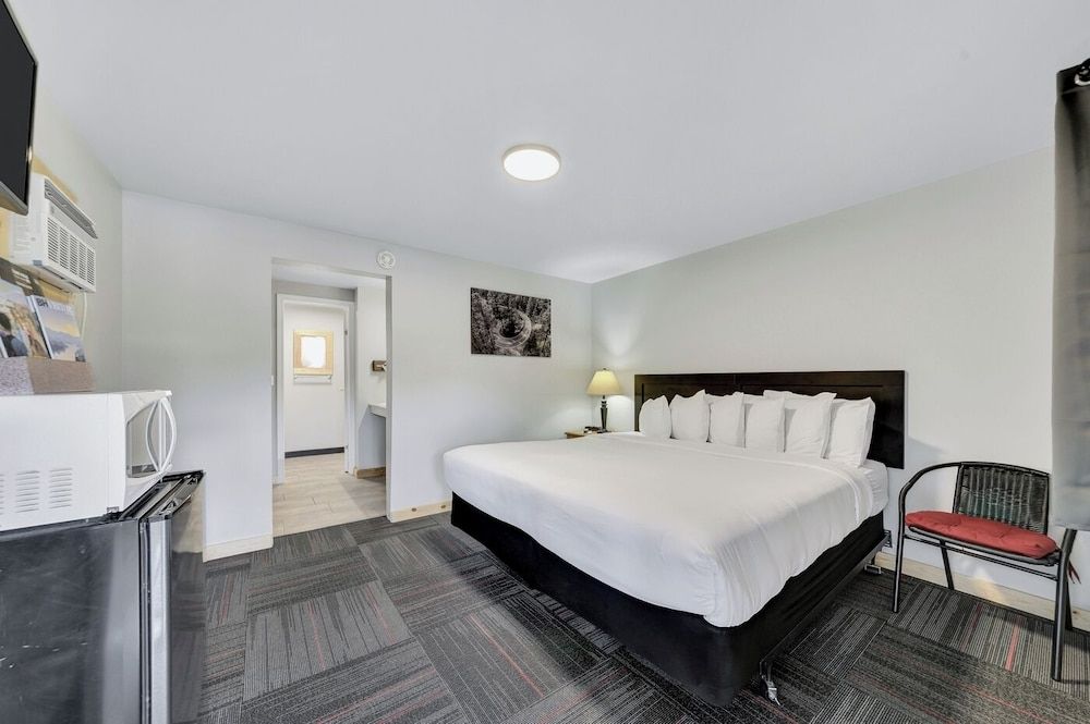 Traditional Room, 1 King Bed