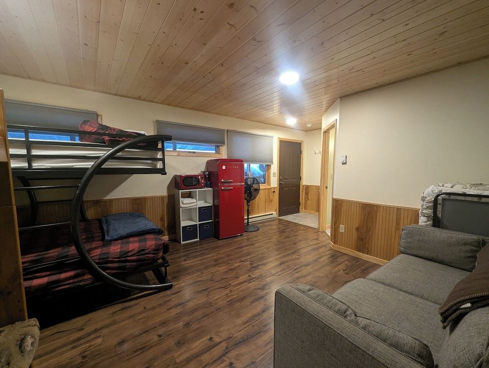 Saganaga Lodge Grand Cabin 10