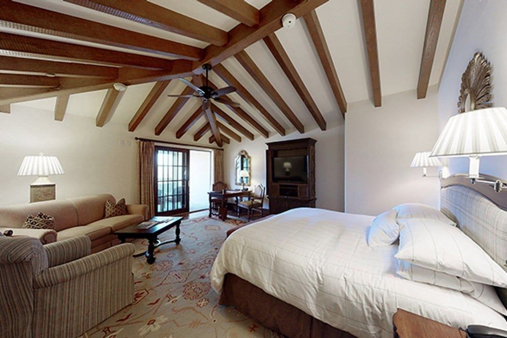 Room, 1 King Bed, Golf View (Lodge)