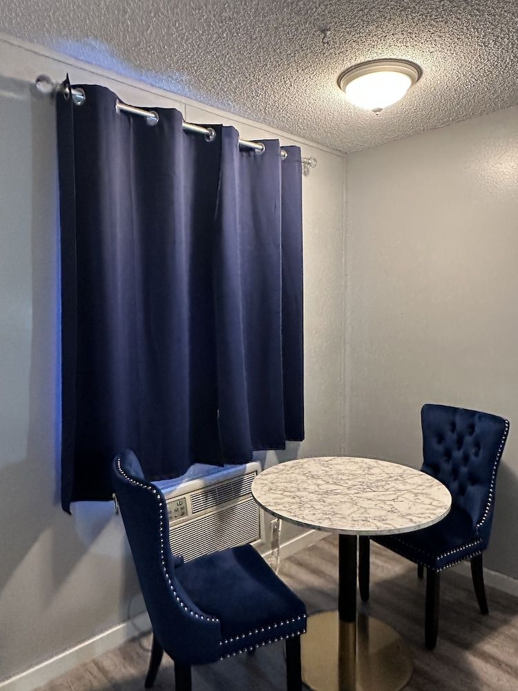 Paxton Inn Motel Classic Double Room 4