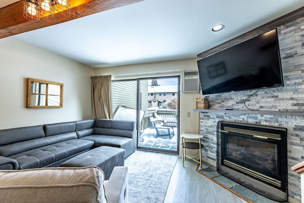 Premium Condo, 4 Bedrooms, Kitchen