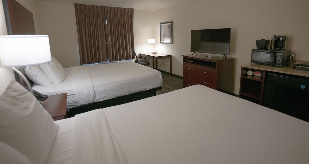 Cobblestone Hotel & Suites - Lamar Room, 2 Queen Beds, Non Smoking 2