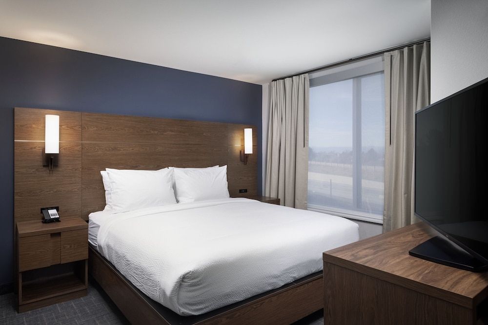 Suite, 1 Bedroom (Mobility/Hearing Accessible, Tub)