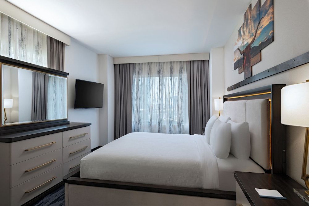 Presidential Penthouse, Multiple Beds