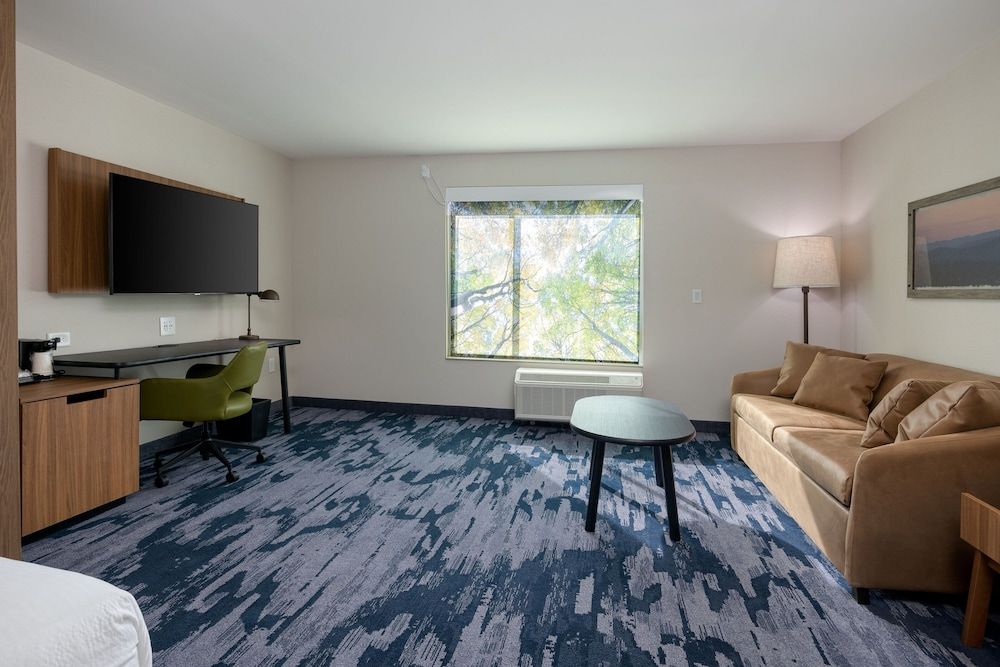 Suite, 2 Queen Beds (Mobility Accessible, Roll-In Shower)