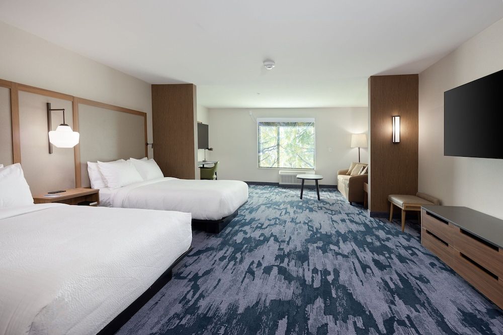 Suite, 2 Queen Beds (Mobility Accessible, Roll-In Shower)