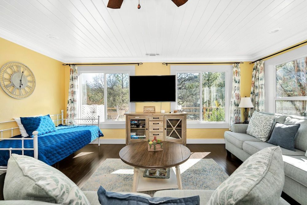 House, Multiple Beds, Hot Tub, Mountain View (Shuteye View Ranch)