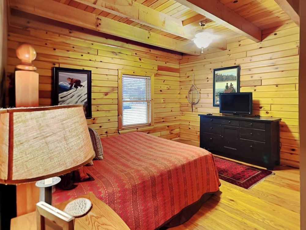 House, Multiple Beds, Hot Tub, Mountain View
