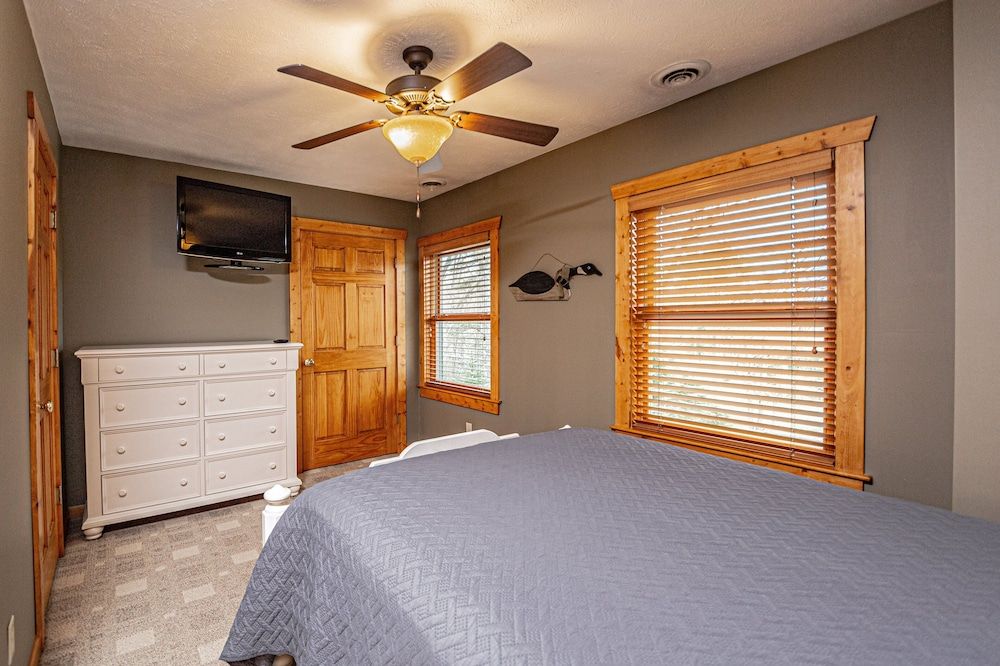 House, Multiple Beds, Hot Tub