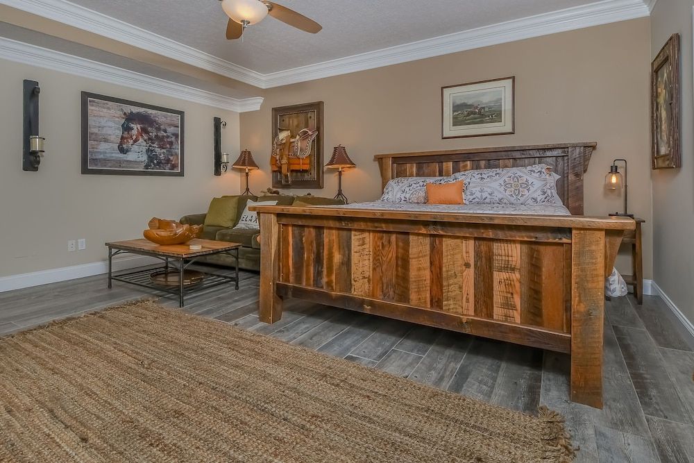 House, Multiple Beds, Hot Tub
