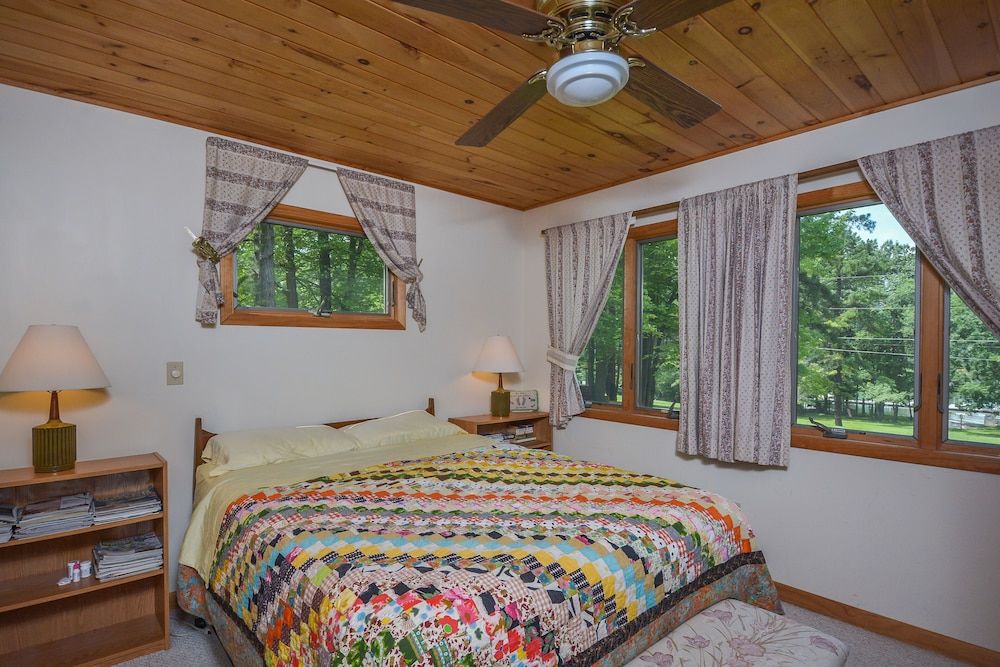 Lakeview Cottage