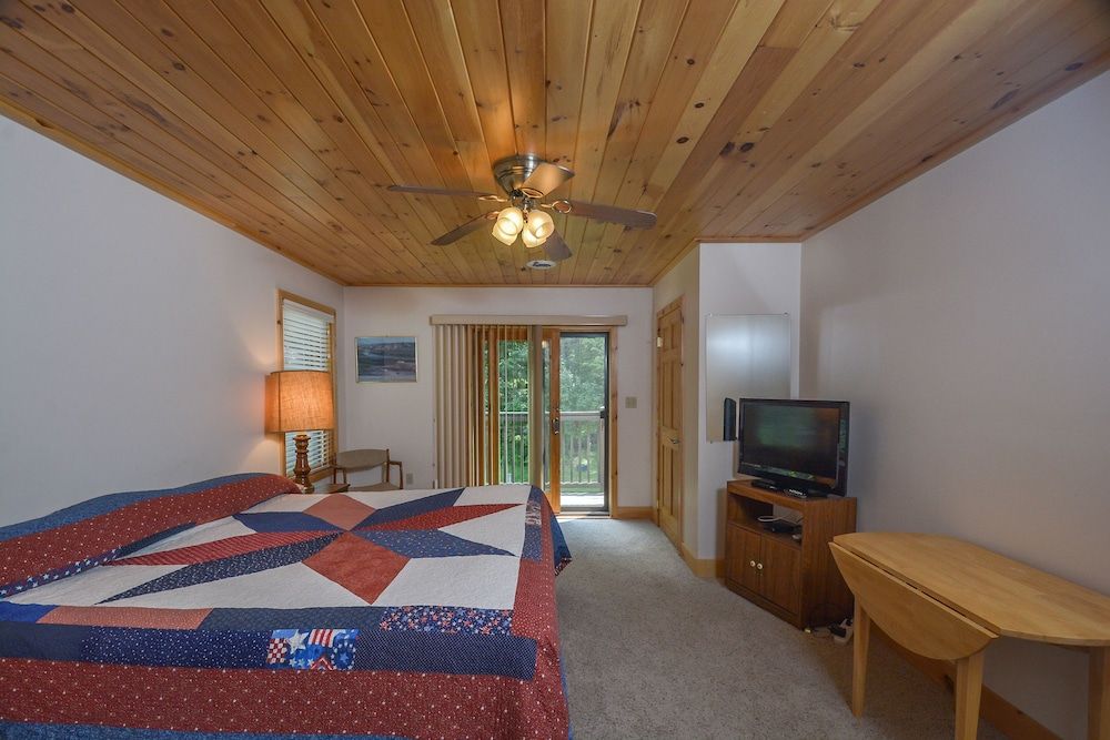 Lakeview Cottage