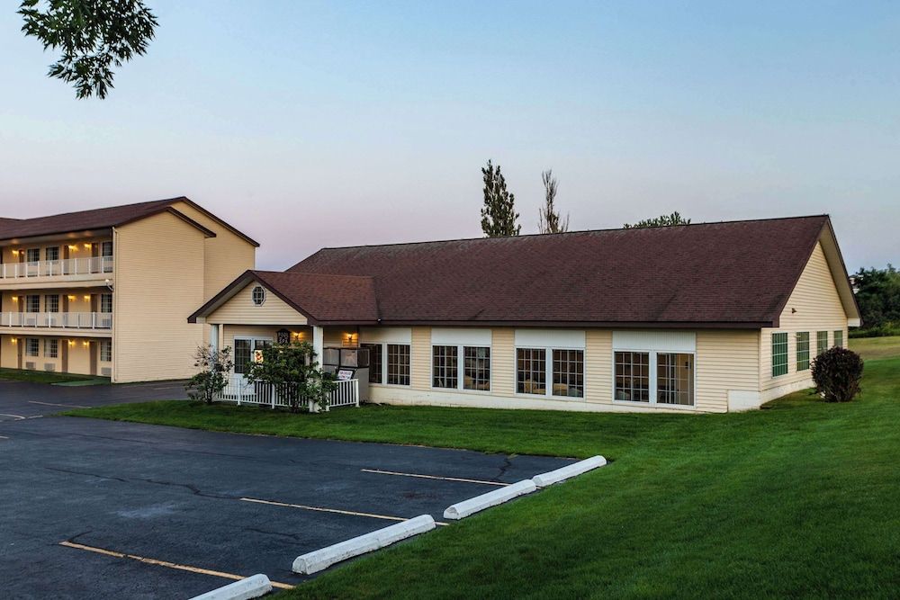 Quality Inn Lakefront