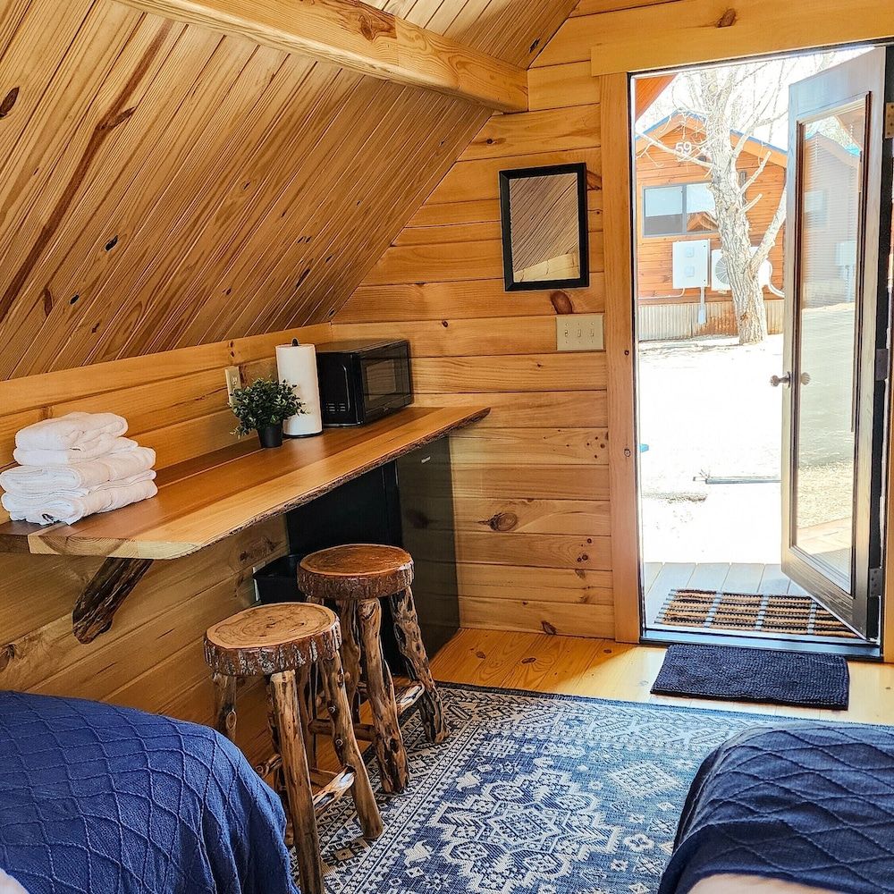 Blue Buffalo Resort Pine Cabin (Dry Cabin - No Running Water)