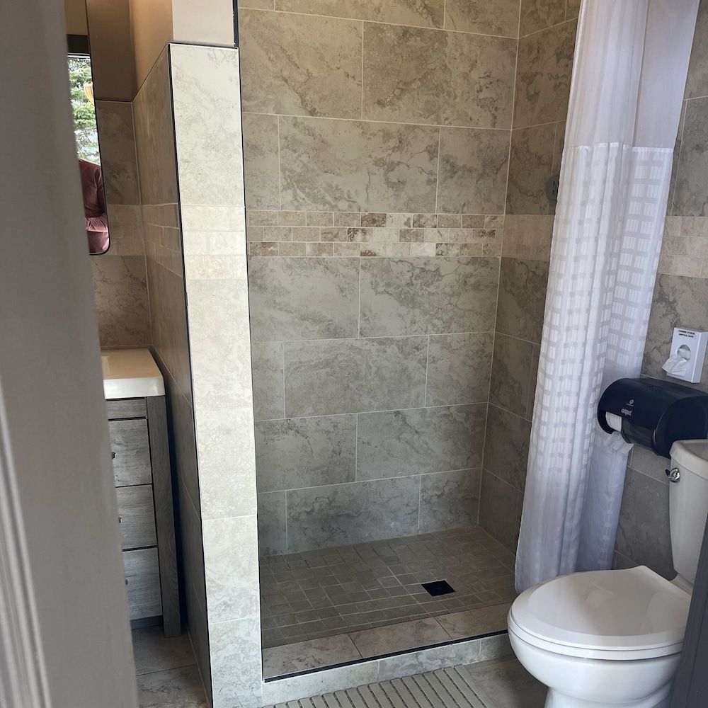 Blue Buffalo Resort Pine Cabin (Dry Cabin - No Running Water) 6