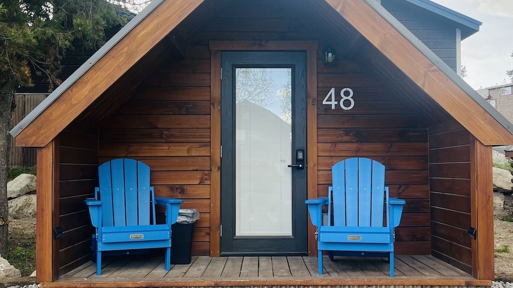 Blue Buffalo Resort Pine Cabin (Dry Cabin - No Running Water) 5